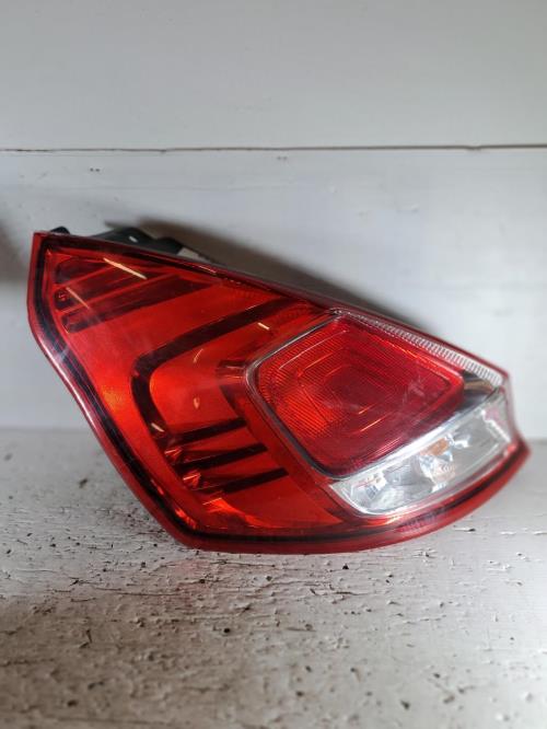 Image Feu arriere principal gauche (feux) - FORD FIESTA 6