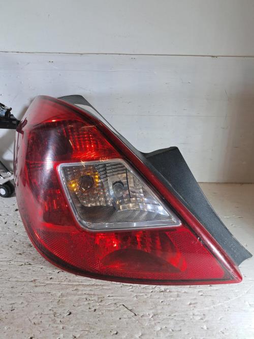 Image Feu arriere principal gauche (feux) - OPEL CORSA D