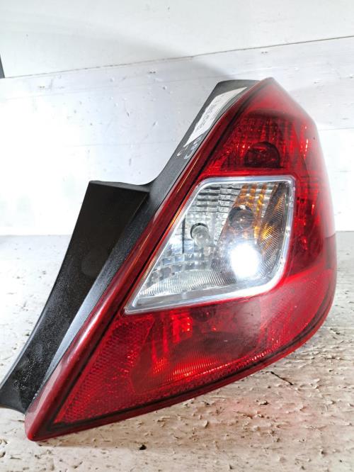 Image Feu arriere principal droit (feux) - OPEL CORSA D