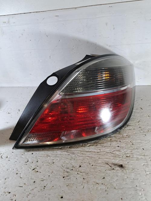 Image Feu arriere principal droit (feux) - OPEL ASTRA H