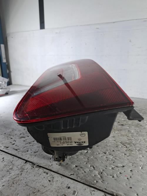 Image Feu arriere principal gauche (feux) - VOLKSWAGEN UP