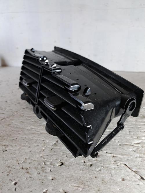 Image Aerateur tableau de bord - PEUGEOT 3008 1