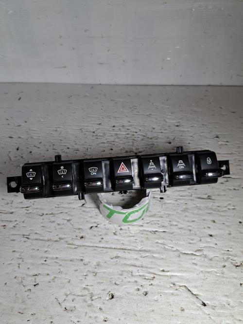 Image Bouton/Interrupteur - PEUGEOT 3008 1