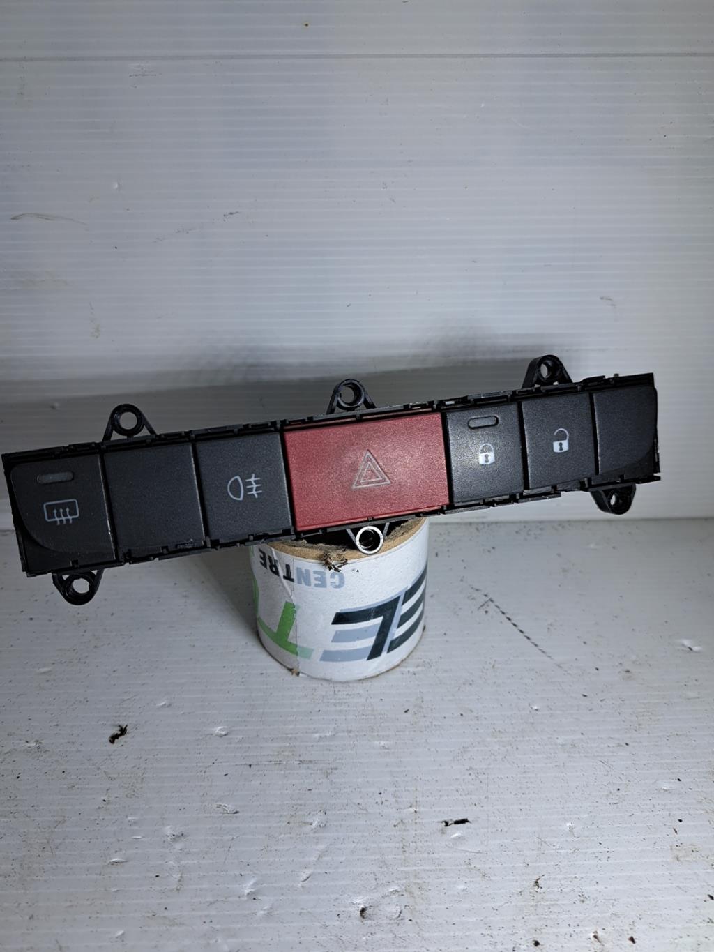 Bouton de warning PEUGEOT BOXER 3 PHASE 1 Diesel - 1