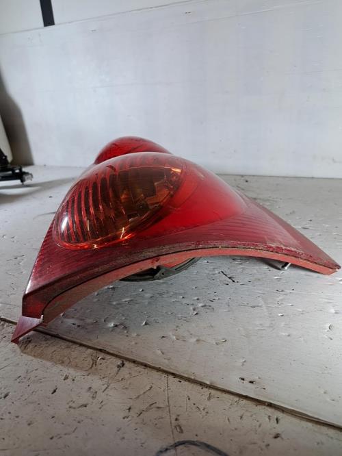 Image Feu arriere principal droit (feux) - PEUGEOT 107
