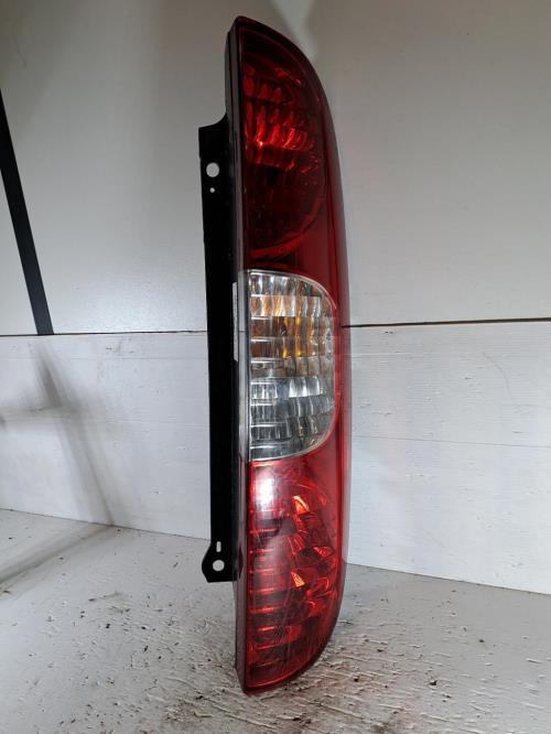 Image Feu arriere principal droit (feux) - FIAT DOBLO 1