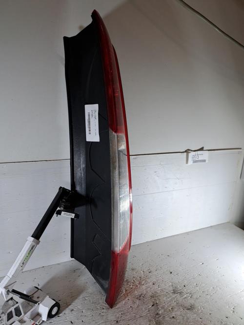 Image Feu arriere principal droit (feux) - FORD C-MAX 1