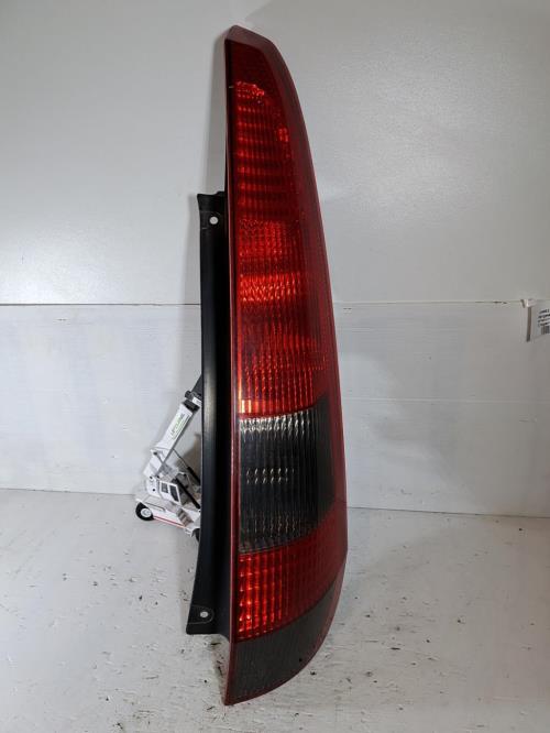 Image Feu arriere principal droit (feux) - FORD FIESTA 5