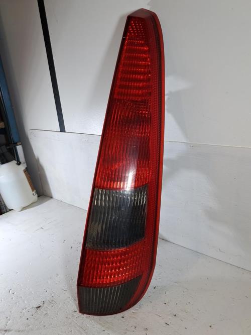 Image Feu arriere principal droit (feux) - FORD FIESTA 5