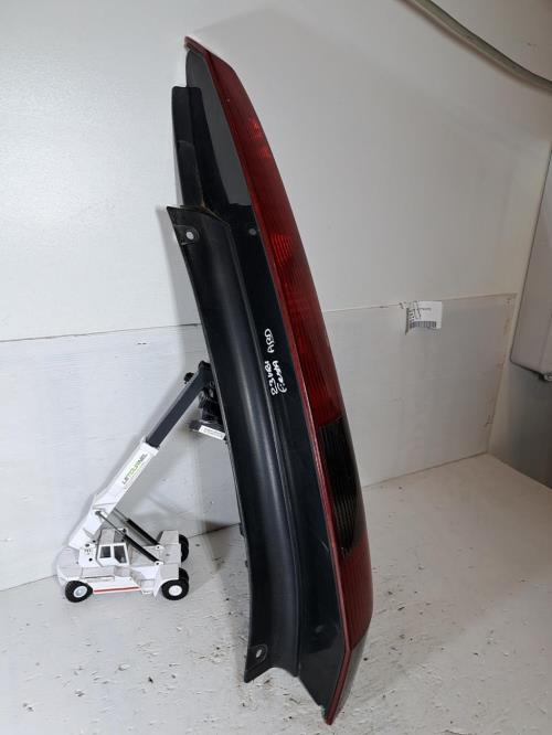 Image Feu arriere principal droit (feux) - FORD FIESTA 5