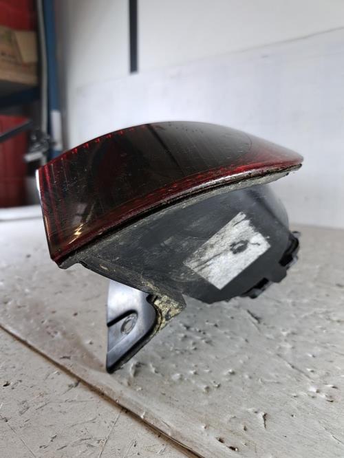 Image Feu arriere principal droit (feux) - FORD FIESTA 5