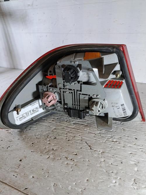 Image Feu arriere principal droit (feux) - MERCEDES CLASSE E 210