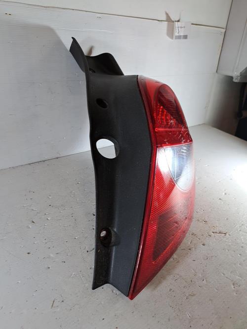 Image Feu arriere principal droit (feux) - RENAULT CLIO 3