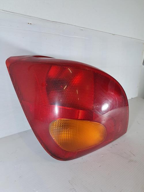Image Feu arriere principal gauche (feux) - FORD FIESTA 4