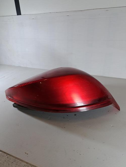 Image Feu arriere principal gauche (feux) - FORD FIESTA 4