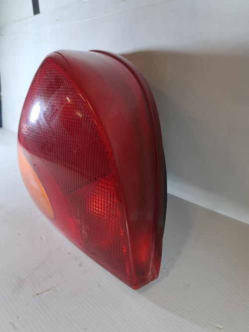 Image Feu arriere principal gauche (feux) - FORD FIESTA 4