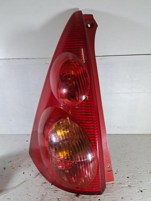Image Feu arriere principal gauche (feux) - PEUGEOT 107