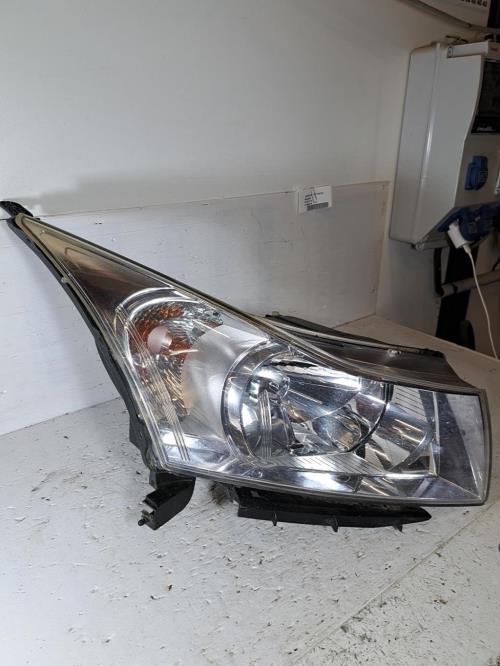 Image Optique avant principal droit (feux)(phare) - CHEVROLET CRUZE