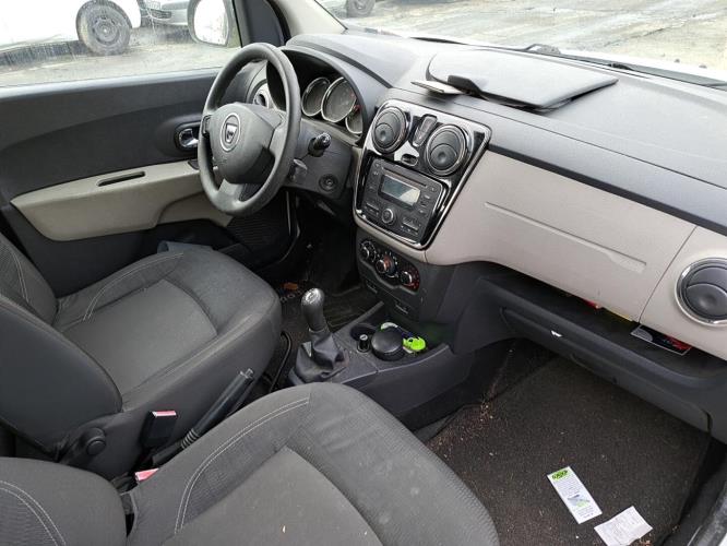 Image Cache sous moteur - DACIA LODGY