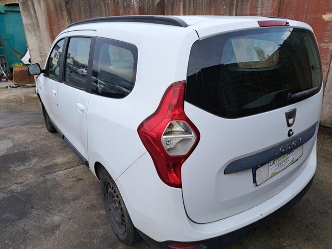 Image Cache sous moteur - DACIA LODGY