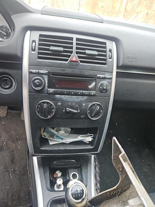Image Feu arriere principal droit (feux) - MERCEDES CLASSE B 245