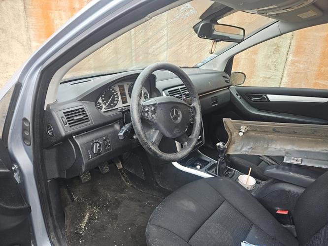 Image Feu arriere principal droit (feux) - MERCEDES CLASSE B 245