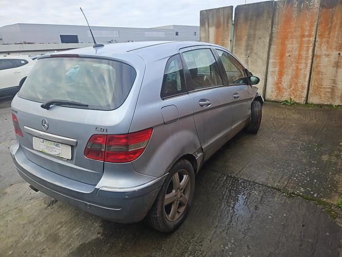 Image Feu arriere principal droit (feux) - MERCEDES CLASSE B 245