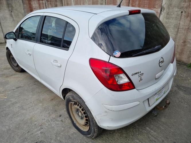 Image Feu arriere principal gauche (feux) - OPEL CORSA D