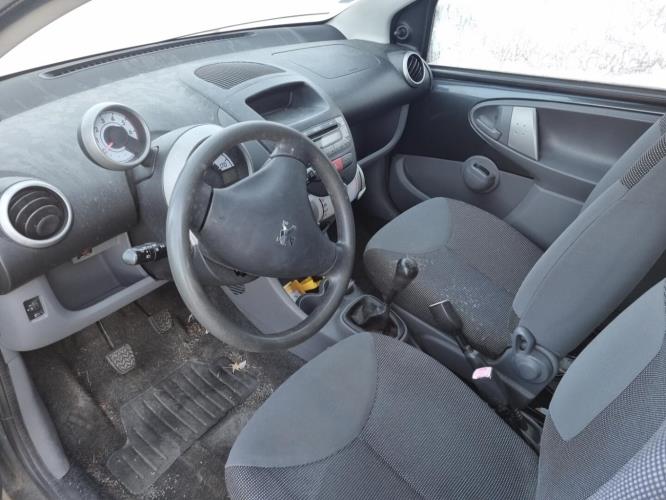 Image Feu arriere principal droit (feux) - PEUGEOT 107