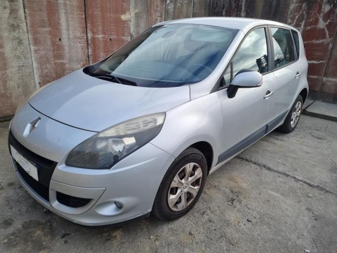 Image Feu arriere principal gauche (feux) - RENAULT SCENIC 3