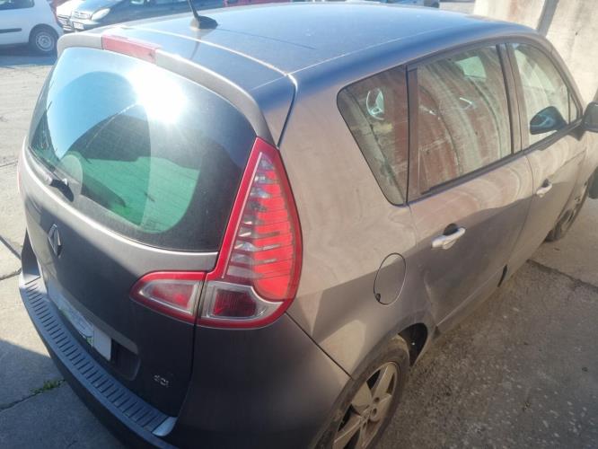Image Feu arriere principal droit (feux) - RENAULT SCENIC 3
