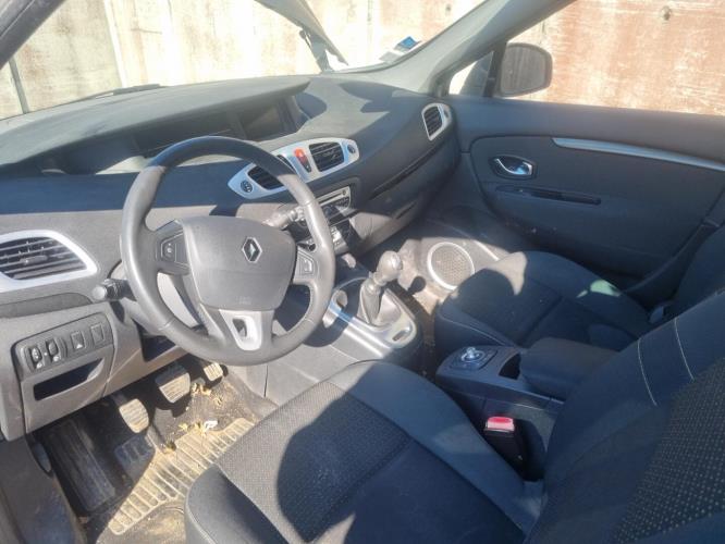 Image Feu arriere principal droit (feux) - RENAULT SCENIC 3
