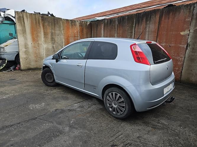 Image Feu arriere principal droit (feux) - FIAT GRANDE PUNTO
