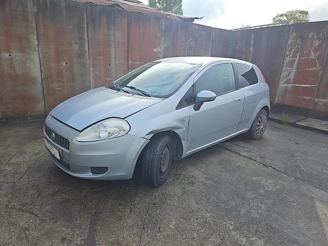 Image Feu arriere principal droit (feux) - FIAT GRANDE PUNTO