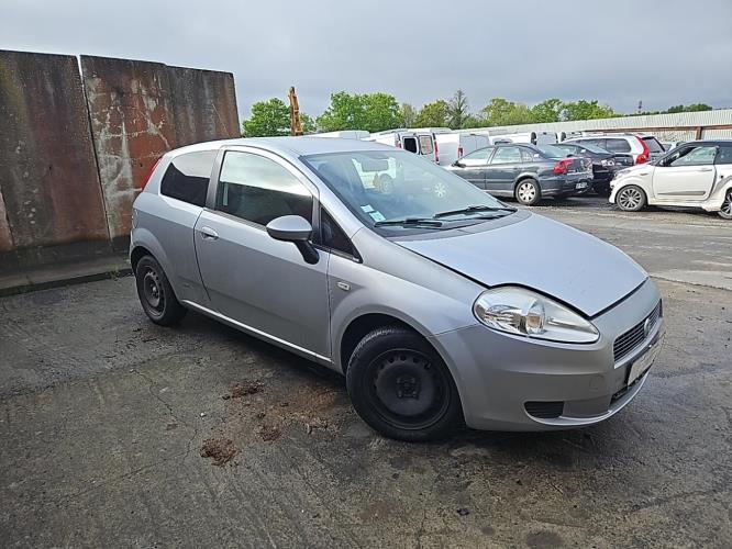 Image Feu arriere principal droit (feux) - FIAT GRANDE PUNTO