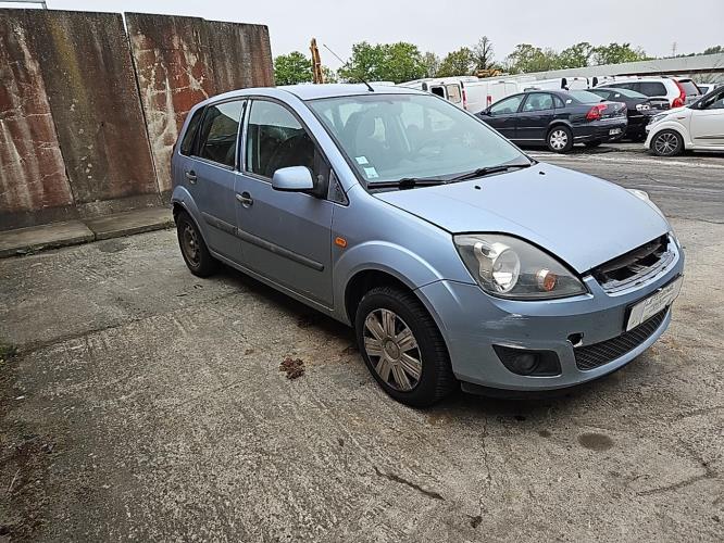 Image Feu arriere principal droit (feux) - FORD FIESTA 5