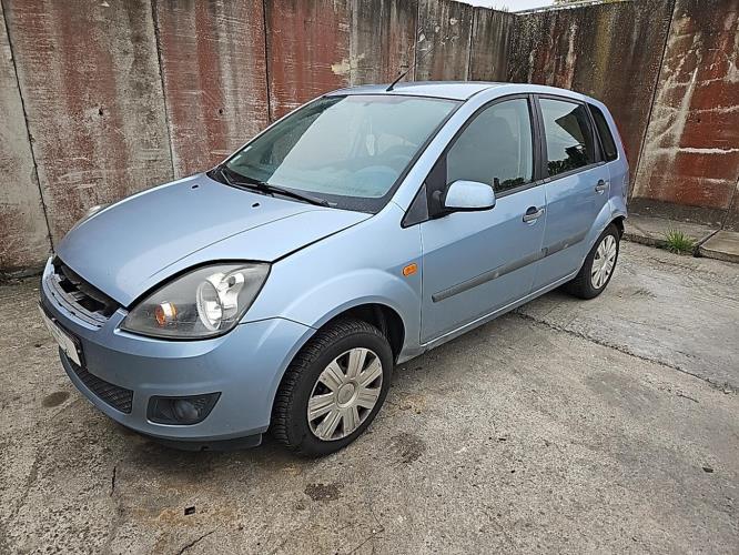Image Feu arriere principal droit (feux) - FORD FIESTA 5