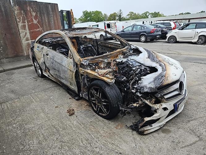 Image Feu arriere secondaire gauche (feux) - MERCEDES CLASSE E 207