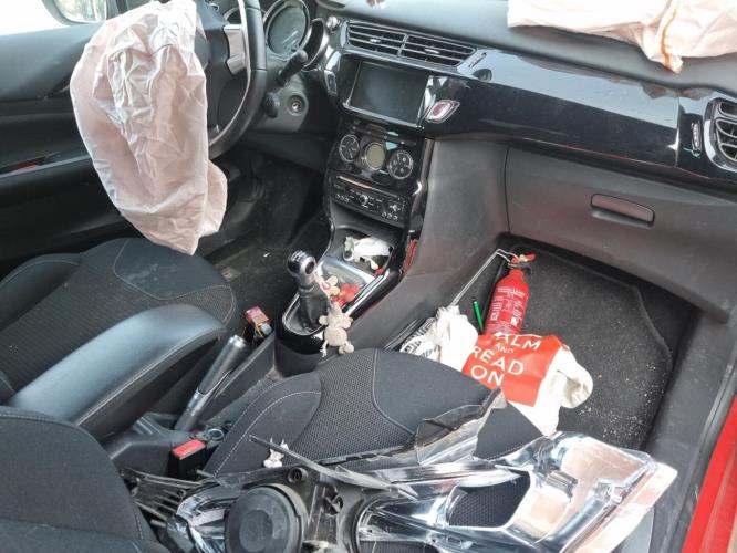 Image Feu arriere principal droit (feux) - CITROEN DS3