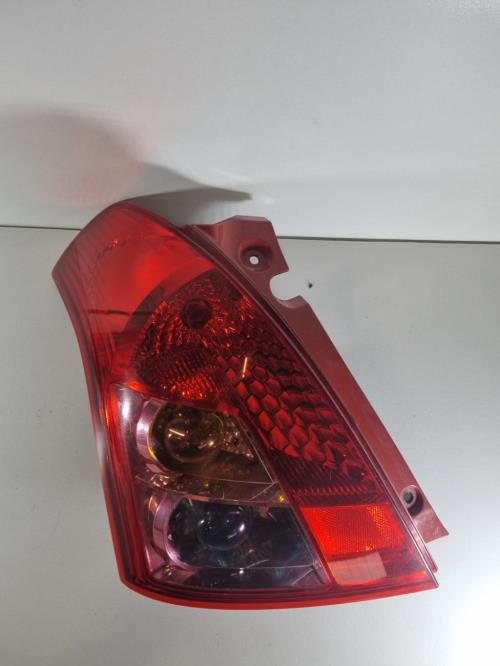 Image Feu arriere principal gauche (feux) - SUZUKI SWIFT 3