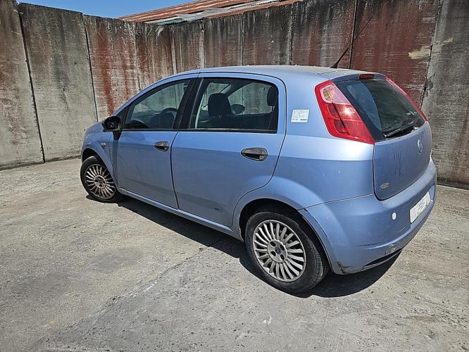 Image Feu arriere principal droit (feux) - FIAT GRANDE PUNTO
