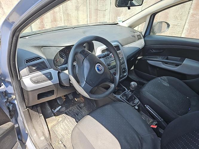 Image Feu arriere principal droit (feux) - FIAT GRANDE PUNTO