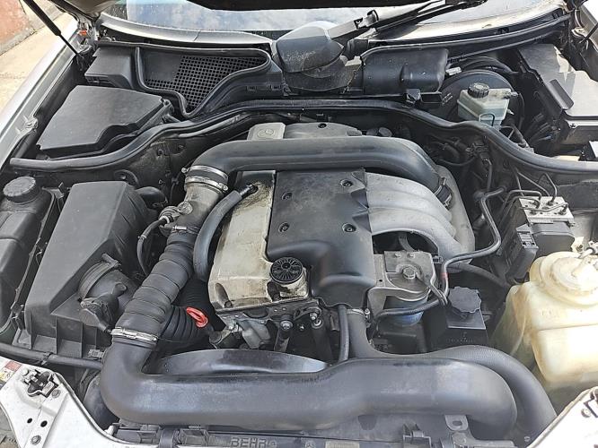 Image Feu arriere principal droit (feux) - MERCEDES CLASSE E 210