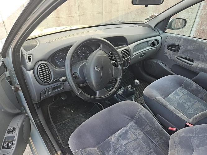 Image Feu arriere principal droit (feux) - RENAULT MEGANE 1