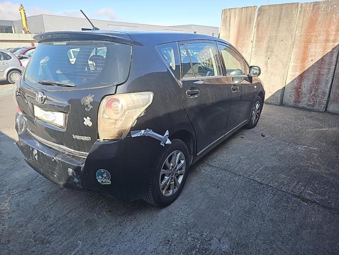 Image Capot - TOYOTA VERSO