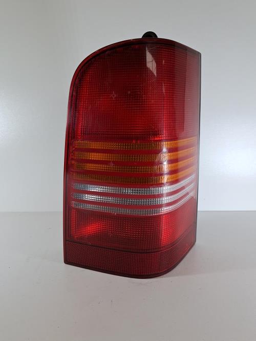 Image Feu arriere principal droit (feux) - MERCEDES CLASSE V 638