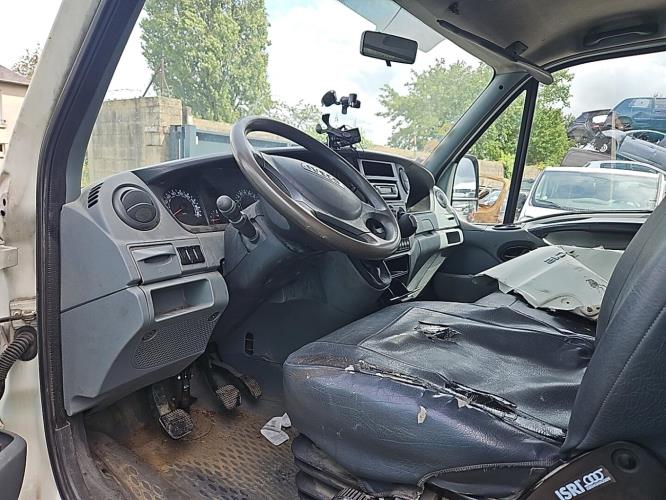Image Siege avant droit (banquette double) - IVECO DAILY 4
