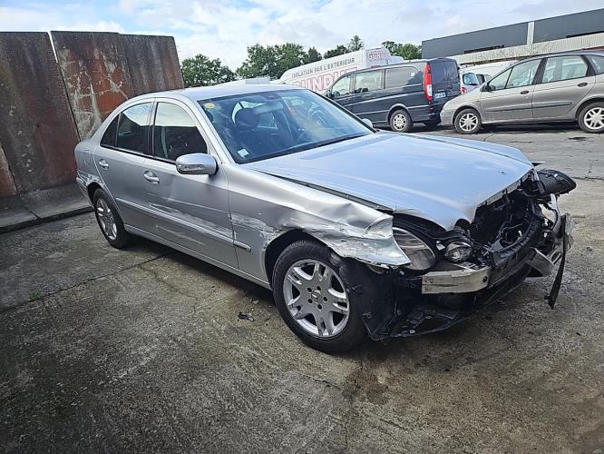 Image Autoradio - MERCEDES CLASSE E 211