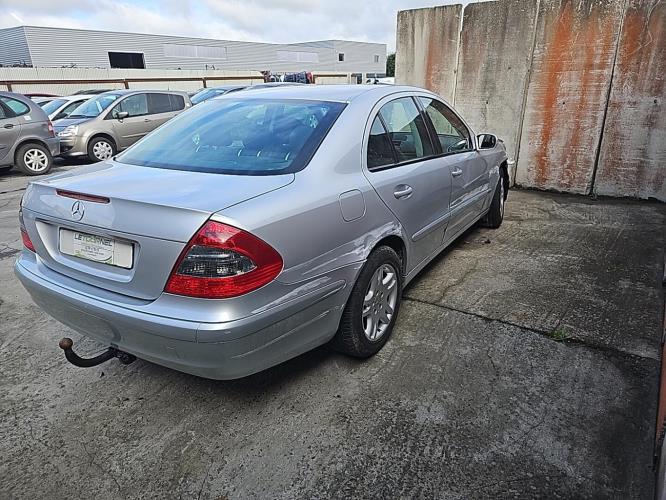Image Autoradio - MERCEDES CLASSE E 211