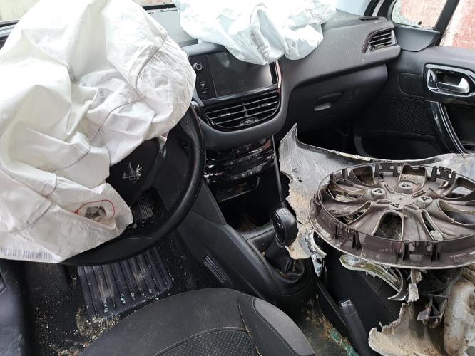 Image Feu arriere principal gauche (feux) - PEUGEOT 208 1